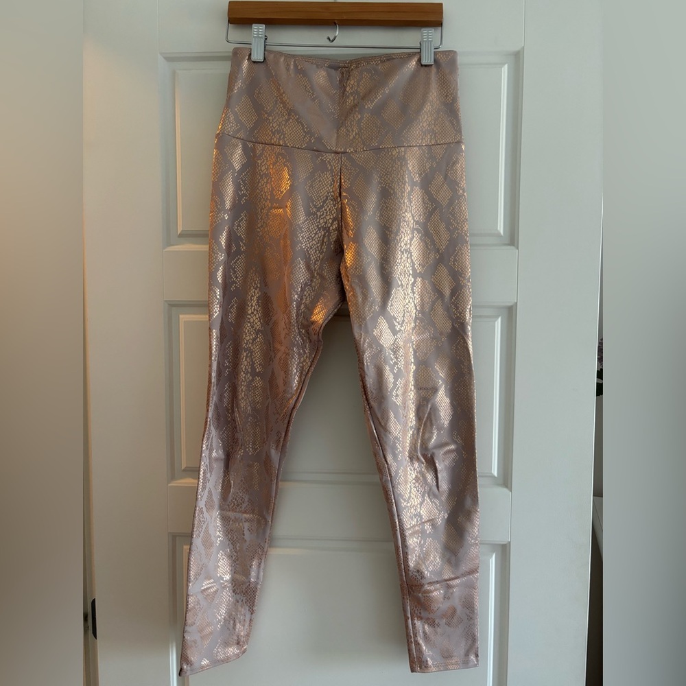 PRE-OWNED Onzie High-Rise Metallic Rose with Snake Design Leggings | M/L